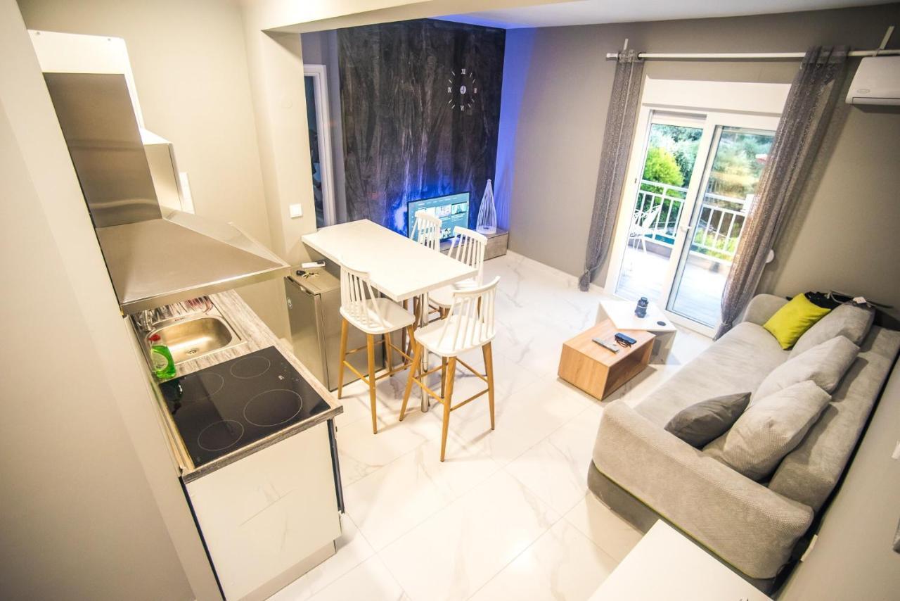 Diamond Lux Apartment Палайон-Ціфікіон Екстер'єр фото